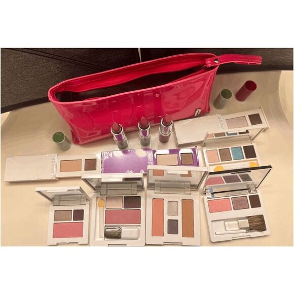 Clinique 11-Pc Lipstick & Eyeshadow Set with Makeup Pouch - Picture 9 of 11
